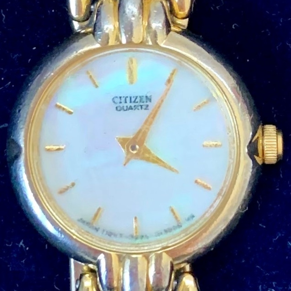 CITIZEN LADIES GOLD PLATED MOTHER OF PEARL WATCH